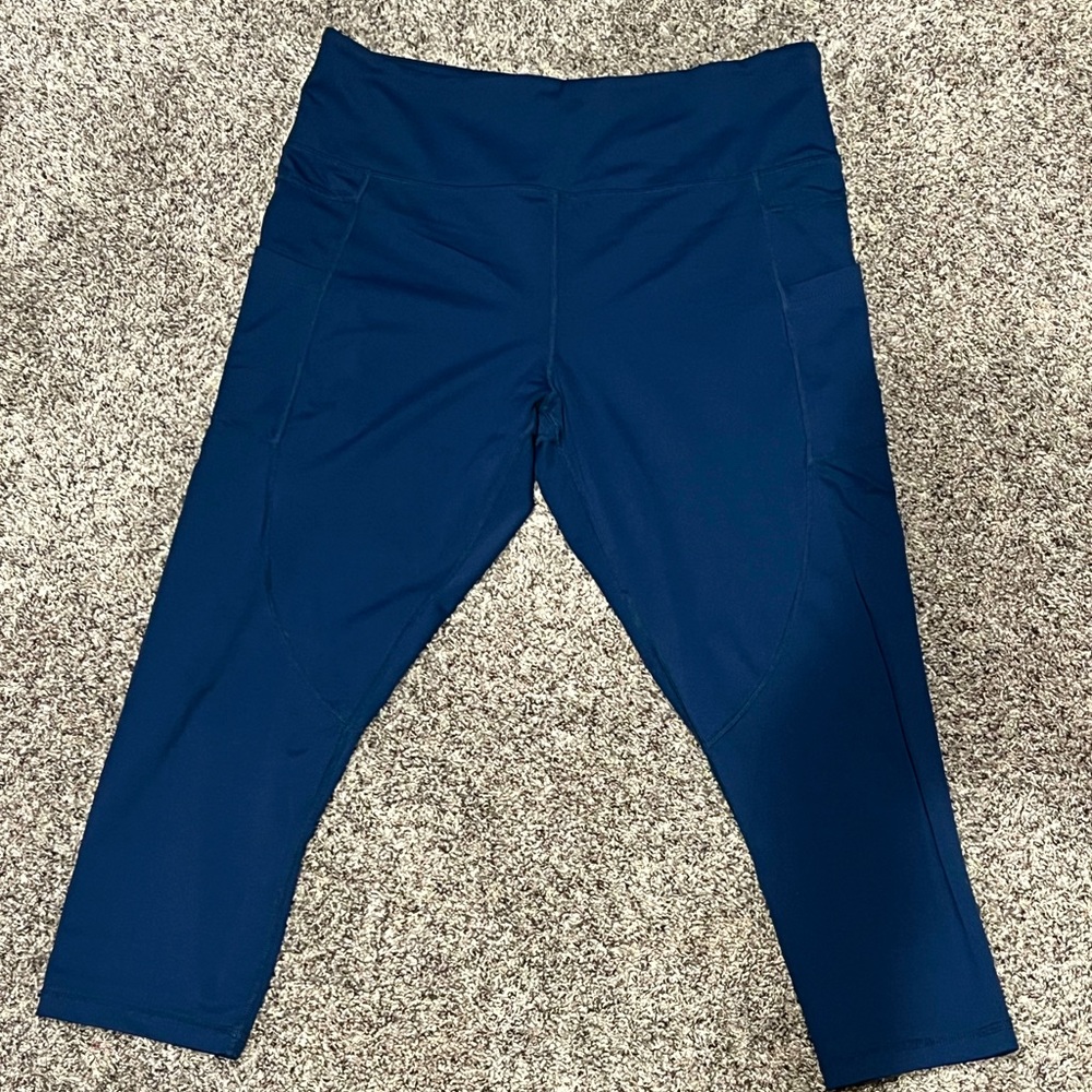 Zyia Light n Tight High Rise w/Pockets Capri Leggings